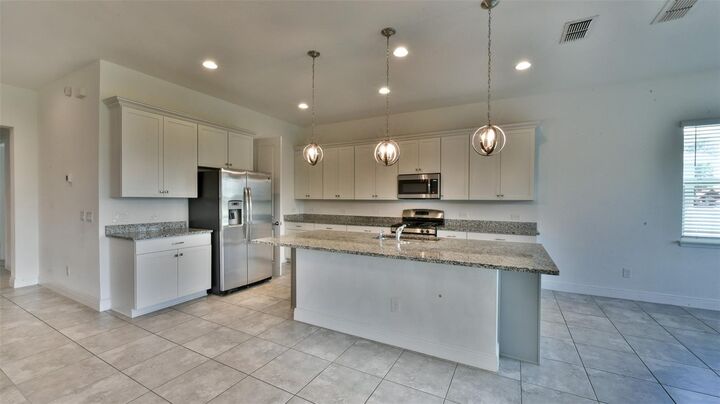 Property Photo: 9152 Olmo Court FL 33897