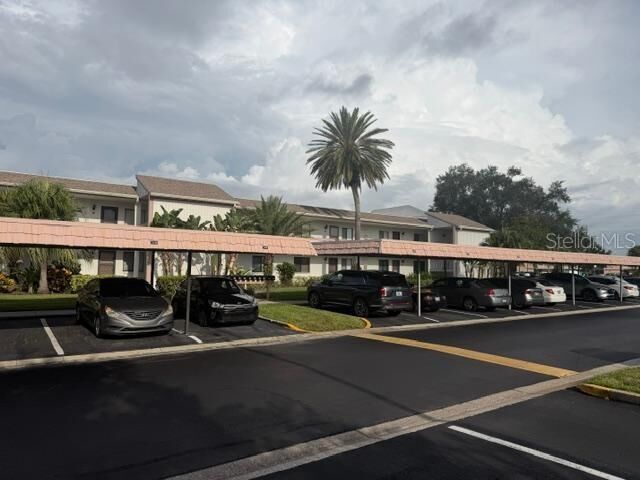Property Photo:  105 Lakeview Way 105  FL 34677 
