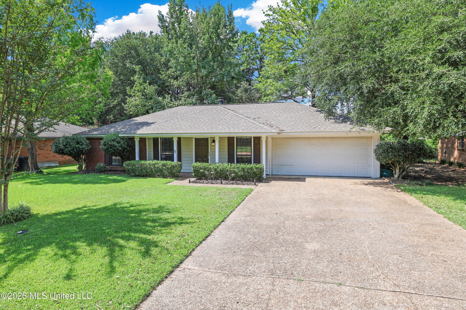 Property Photo: 95 Twin Oaks Drive MS 39110
