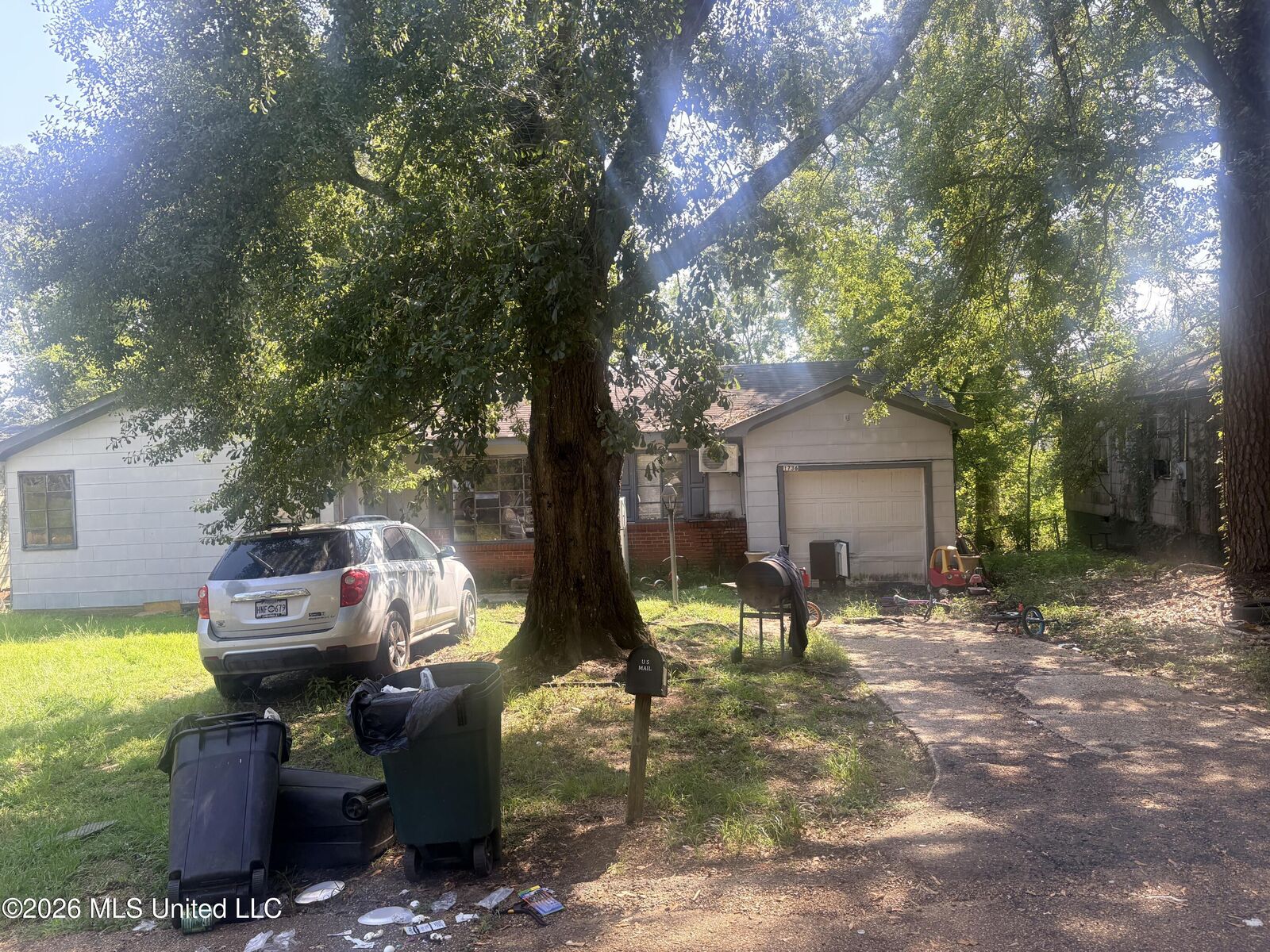Property Photo:  1736 E Gibraltar  MS 39204 