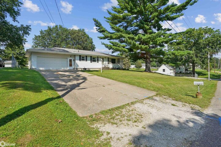 Property Photo: 1801 Dehn Street IA 52601