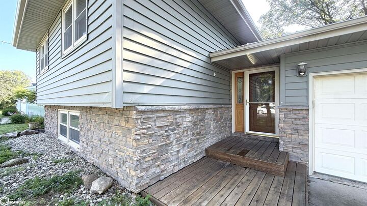 Property Photo: 321 N Summit Avenue IA 50458