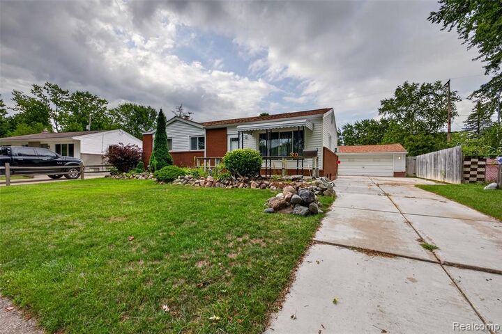 Property Photo:  310 Tamarac Drive  MI 48423 1938 