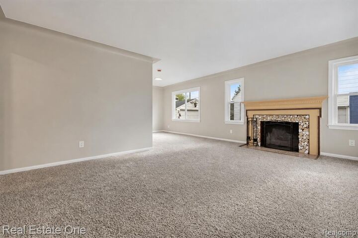 Property Photo:  1915 Tuscola Street  MI 48503 2125 