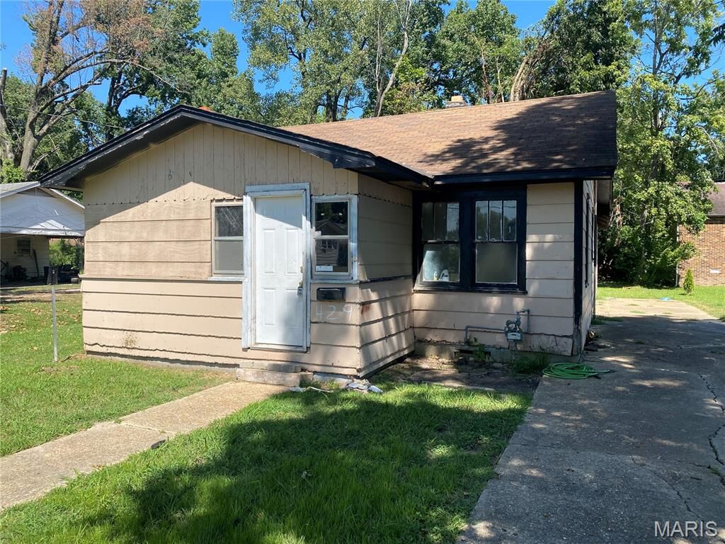 Property Photo: 429 Arthur Street MO 63901