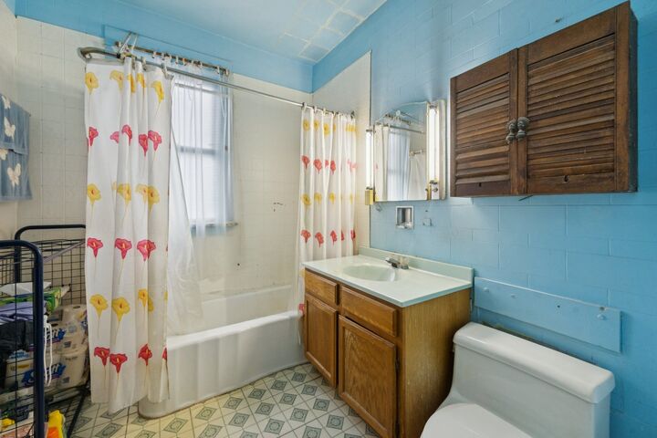 Property Photo:  4421 W Montana Street  IL 60639 