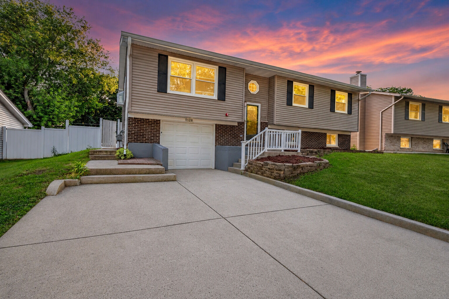 Property Photo:  7128 Glenwood Lane  IL 60133 