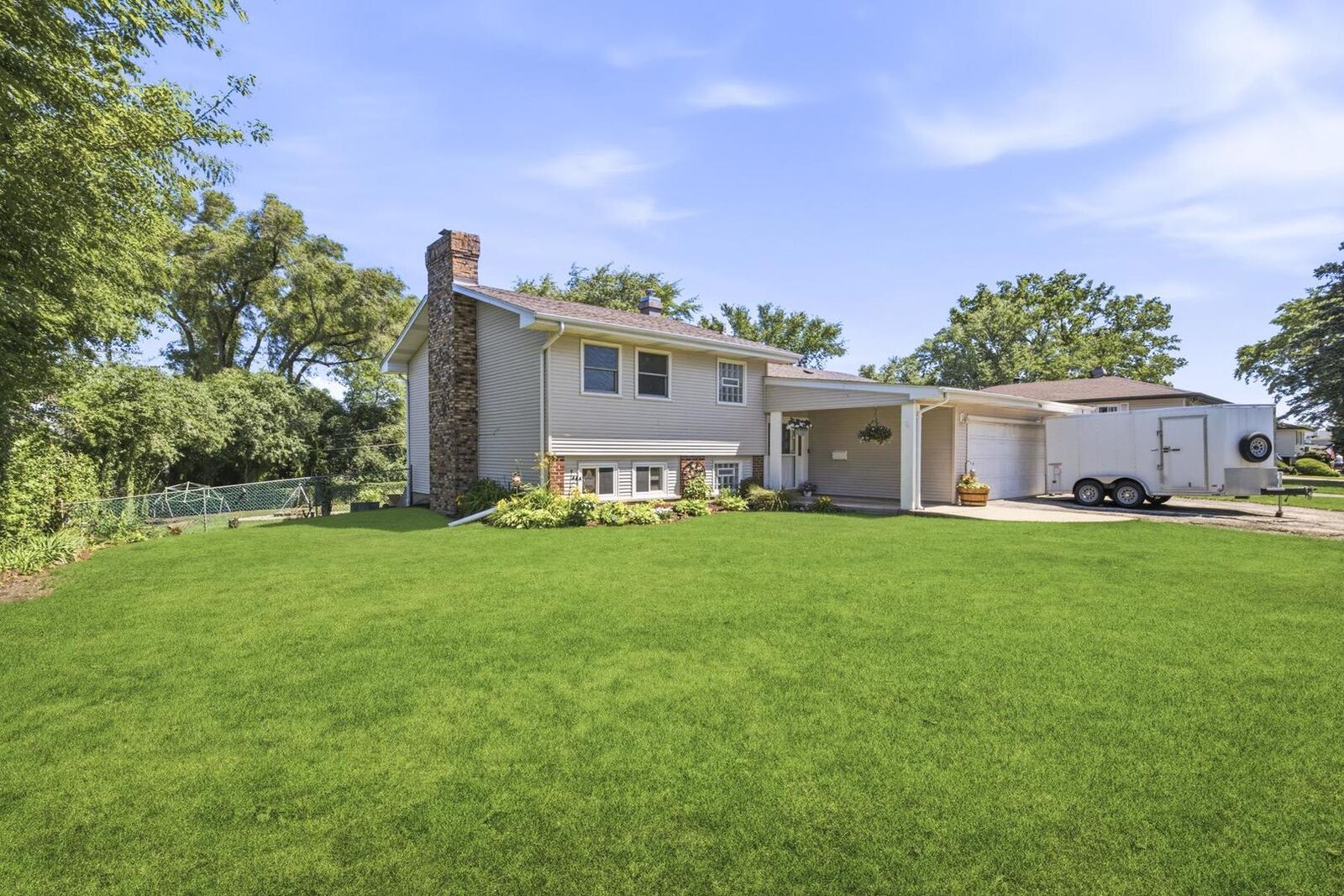 Property Photo: 790 Evergreen Lane IL 60169