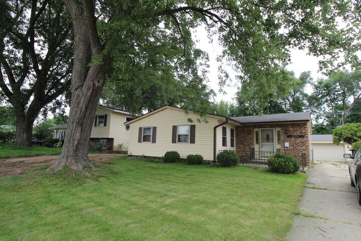 Property Photo:  37294 N Grandwood Drive  IL 60031 