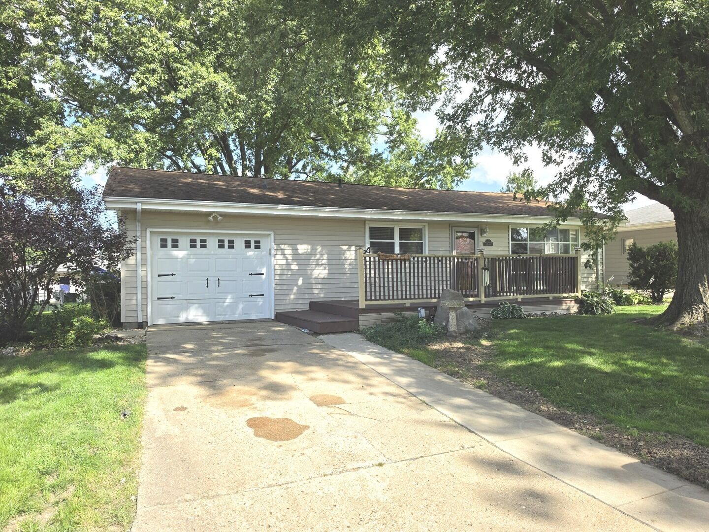 Property Photo: 1524 Julie Drive IL 61701