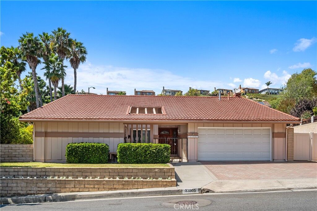 Property Photo:  33805 Via De Agua  CA 92675 