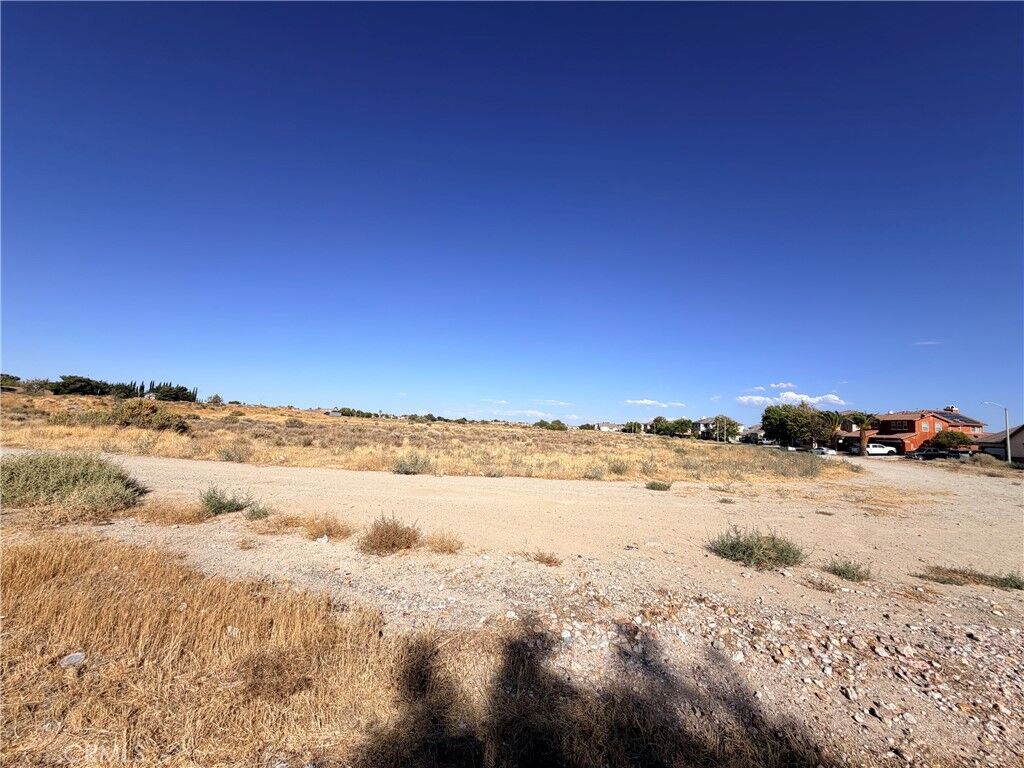 Property Photo: 40 Ste Vic Ave J8 CA 93535