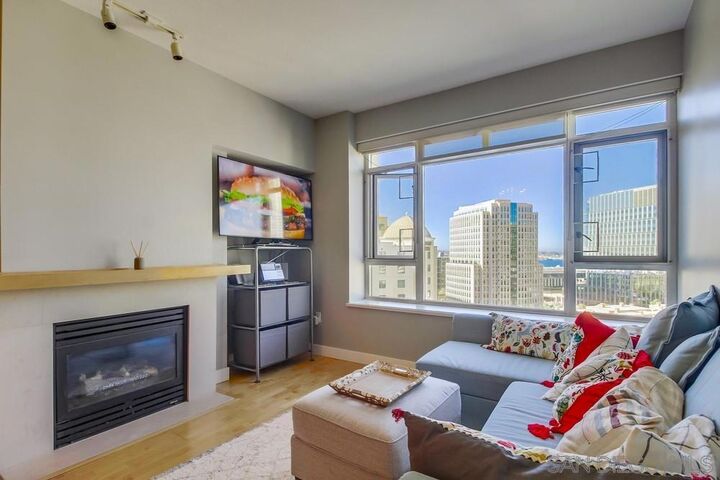 Property Photo:  700 W Harbor Dr. 1406  CA 92101 