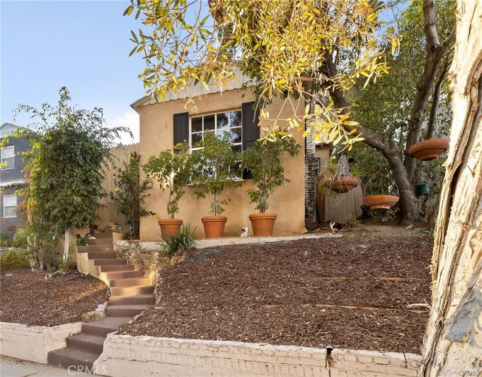 Property Photo: 1283 S Dunsmuir CA 90019