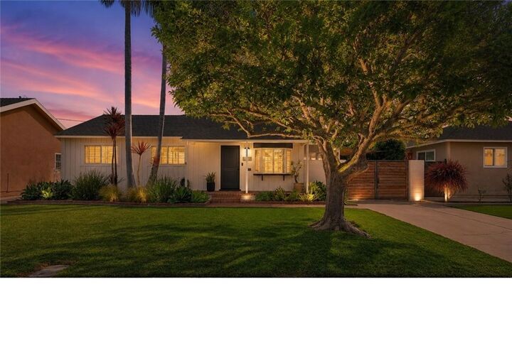 Property Photo: 2226 Senasac CA 90815