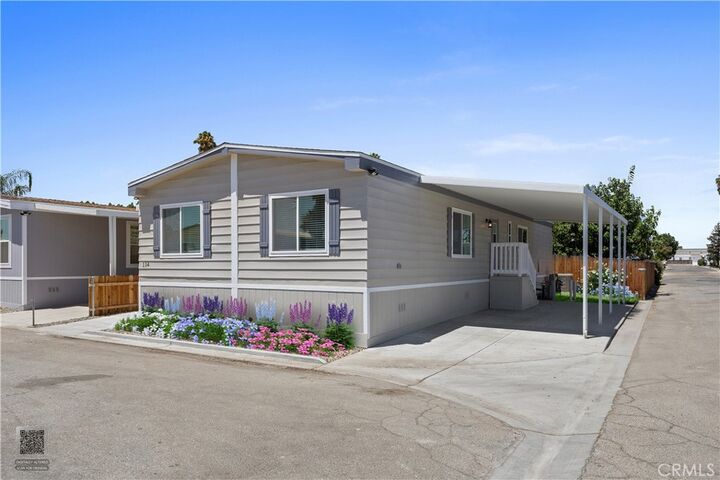 Property Photo:  114 Cedarwood Lane  CA 93308 
