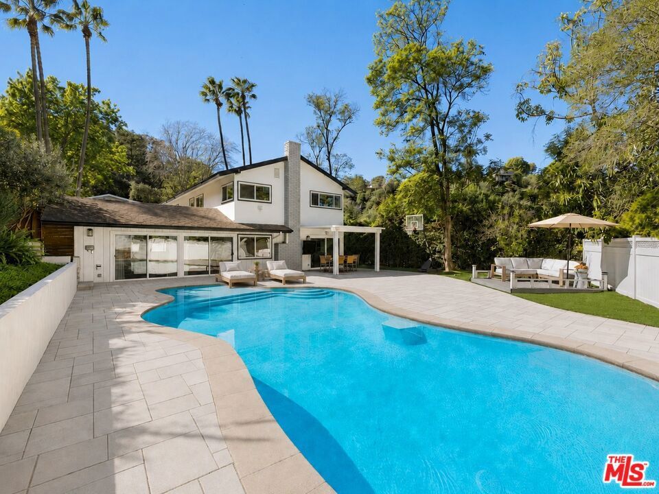 Property Photo:  3430 Loadstone Drive  CA 91403 