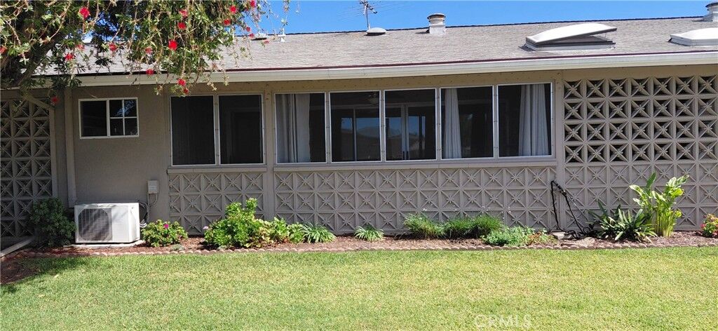 Property Photo: 1420 Oakmont Rd M6 139K CA 90740