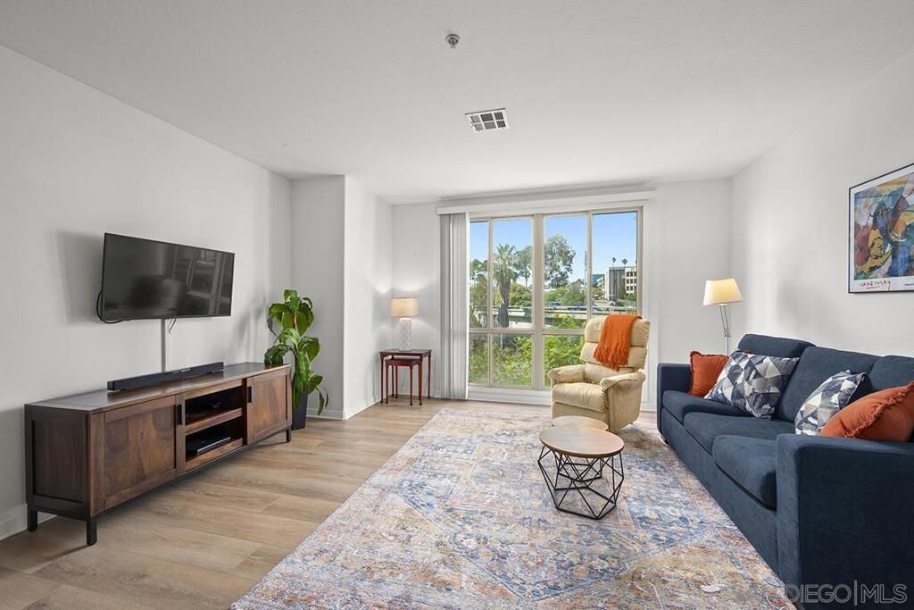 Property Photo: 1501 Front Street 414 CA 92101