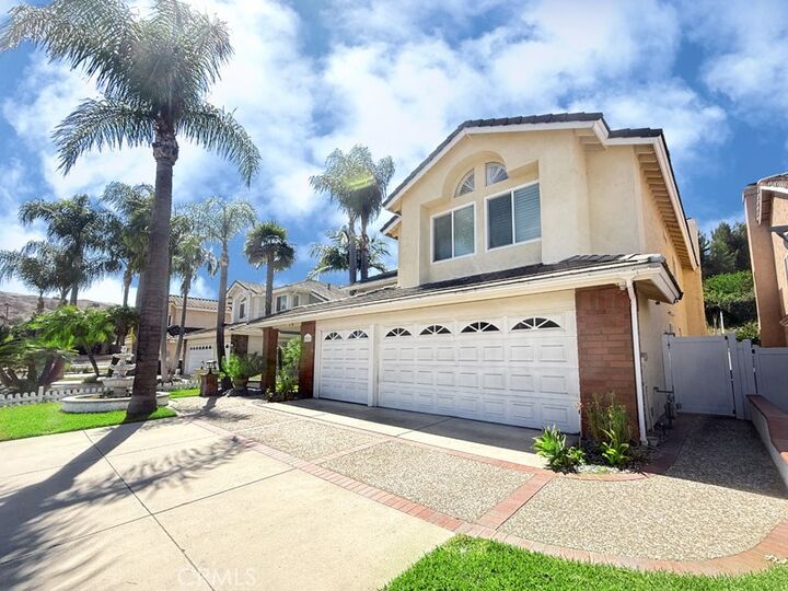Property Photo:  2026 Avenida Hacienda  CA 91709 