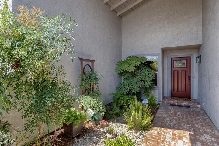 Property Photo: 5923 Shadow Oak Drive CA 95621