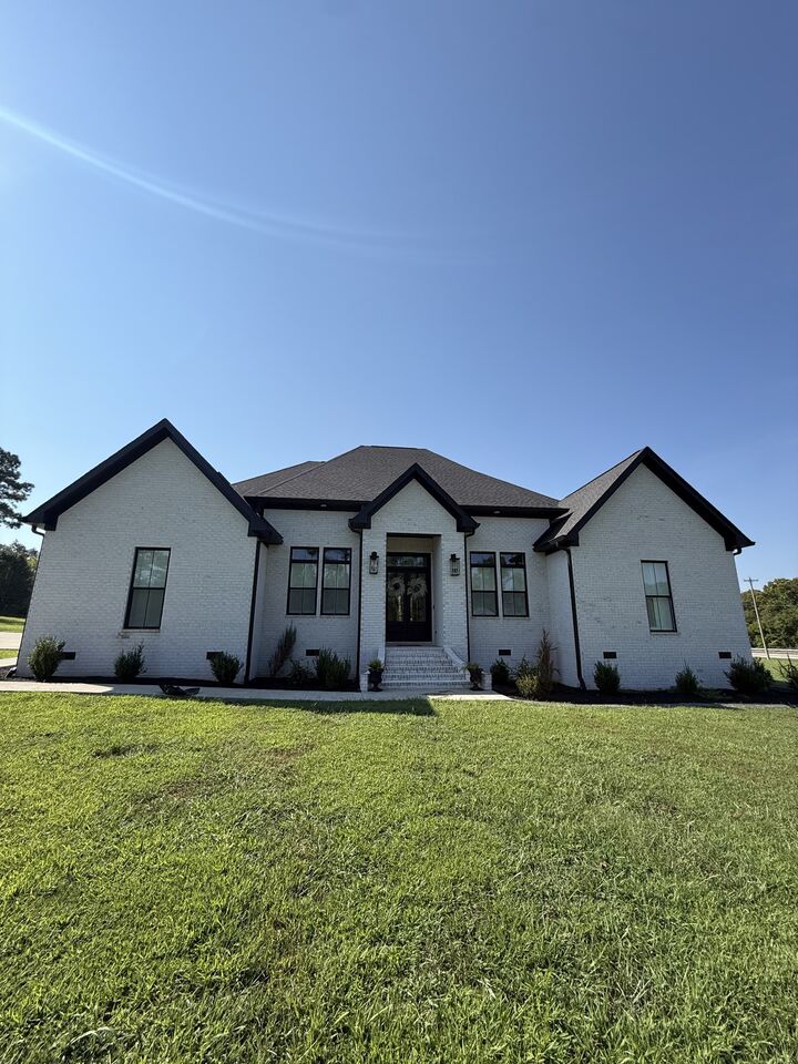 Property Photo: 64 Eagle Ridge Ln E TN 38483