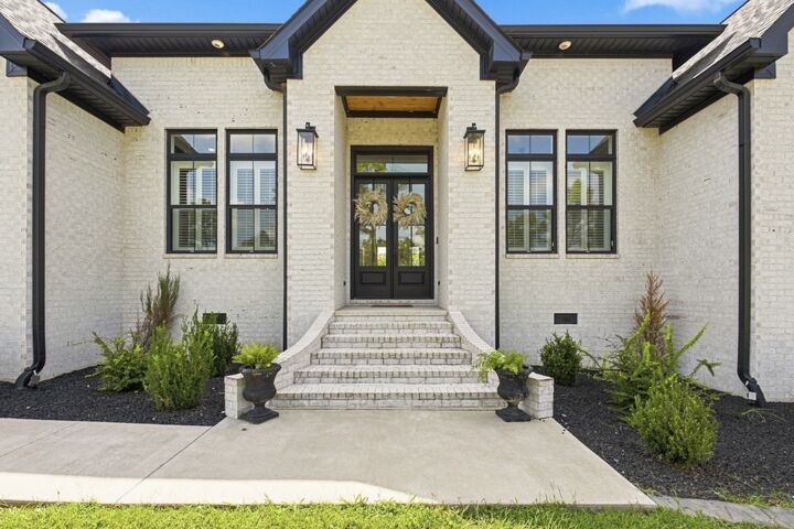Property Photo: 64 Eagle Ridge Ln E TN 38483