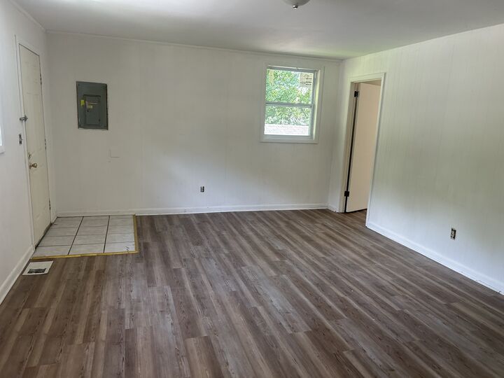 Property Photo: 305 Norway Ct TN 37211