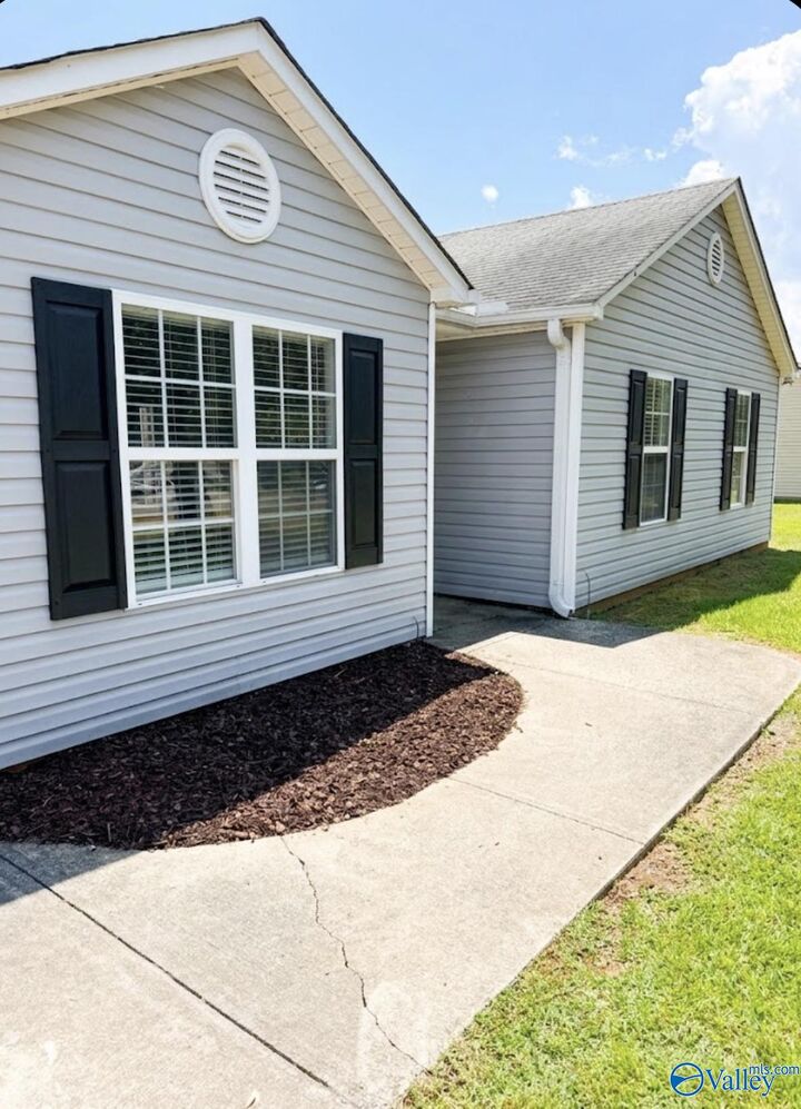 Property Photo: 220 Barberry Lane AL 35773