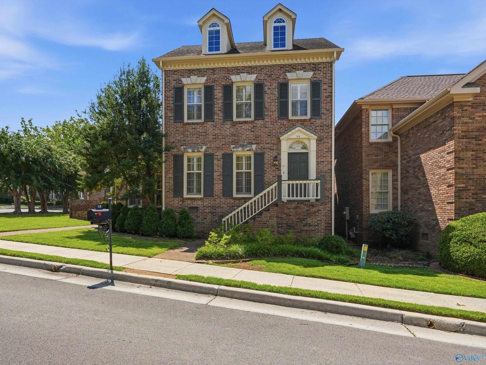 Property Photo:  58 Northampton Drive  AL 35801 