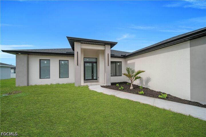 Property Photo: 2507 39th Street SW FL 33976
