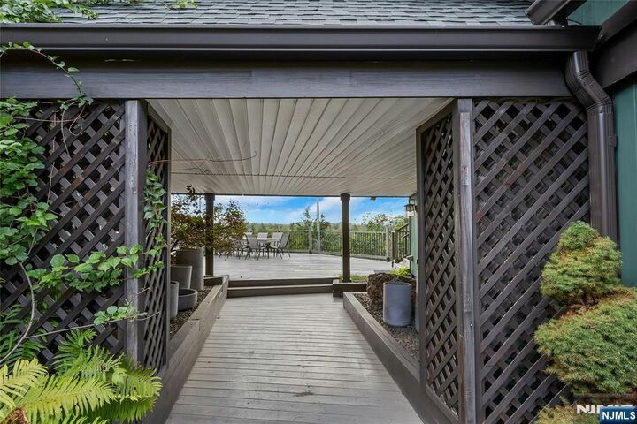 Property Photo:  69 Cedar Pond Lane  NY 10918 