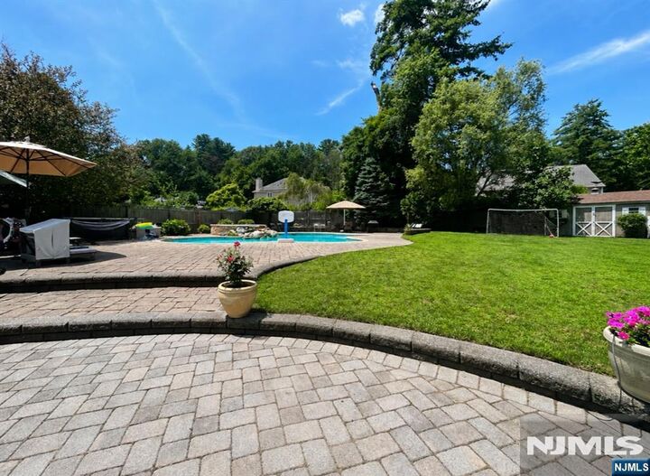 Property Photo:  19 Hunterdon Place  NJ 07480 
