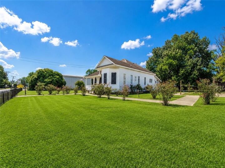 Property Photo: 232 Mark Street LA 71351