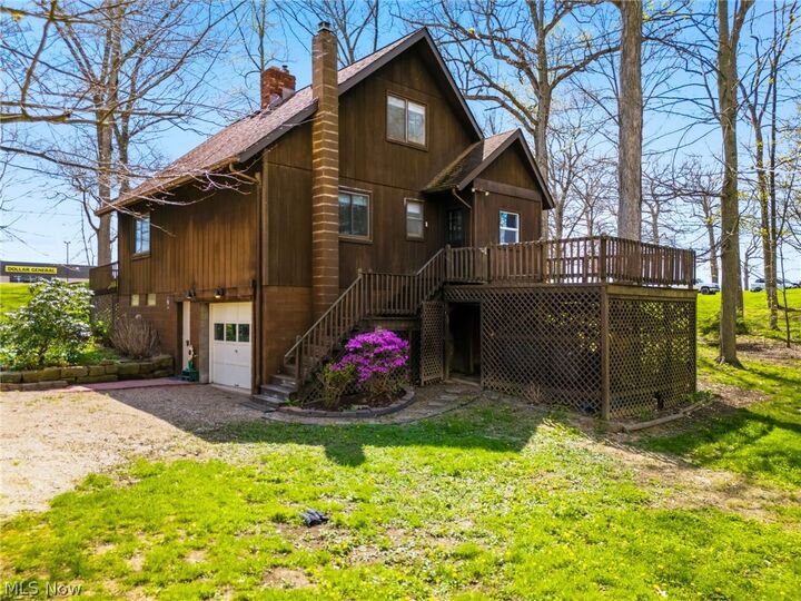 Property Photo: 2081 Waynesburg Road NW OH 44615