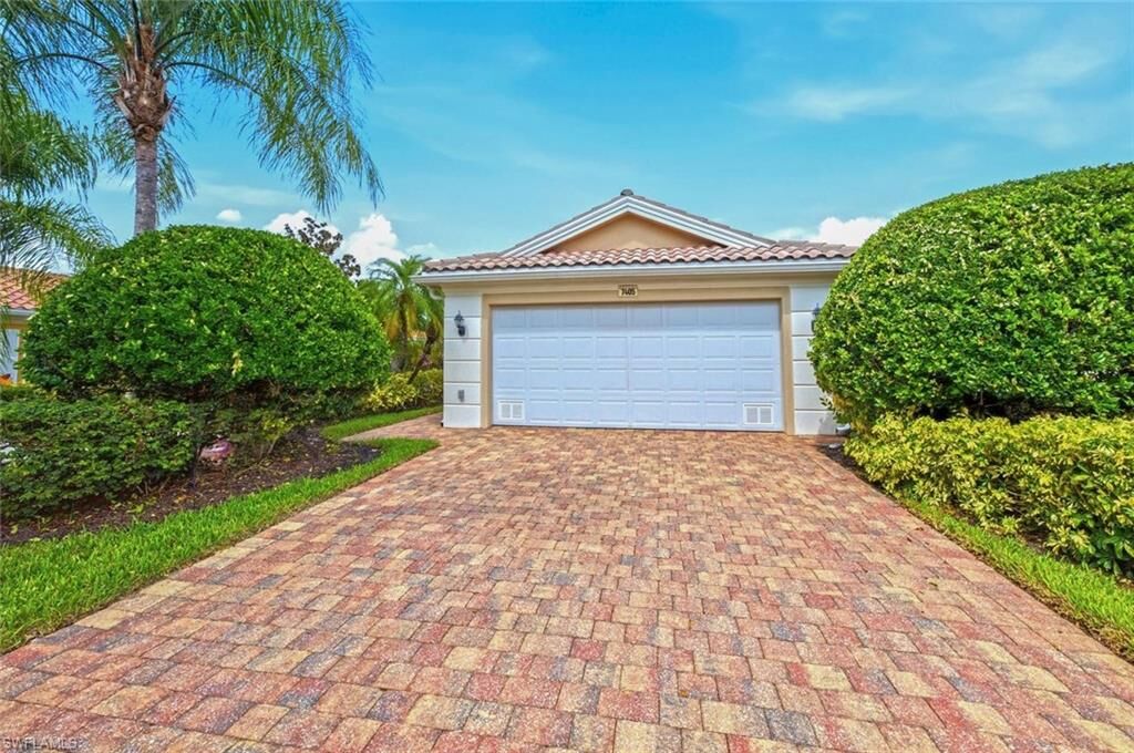 Property Photo:  7405 Emilia Ln  FL 34114 