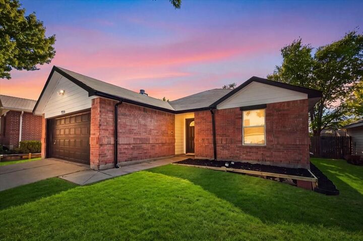 Property Photo: 7739 Buford Drive TX 75241