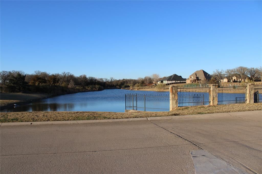 Property Photo: 133 Highgate Drive TX 76023