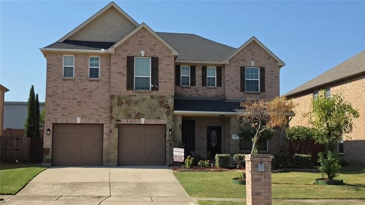 Property Photo: 606 Port Royale Way TX 76039