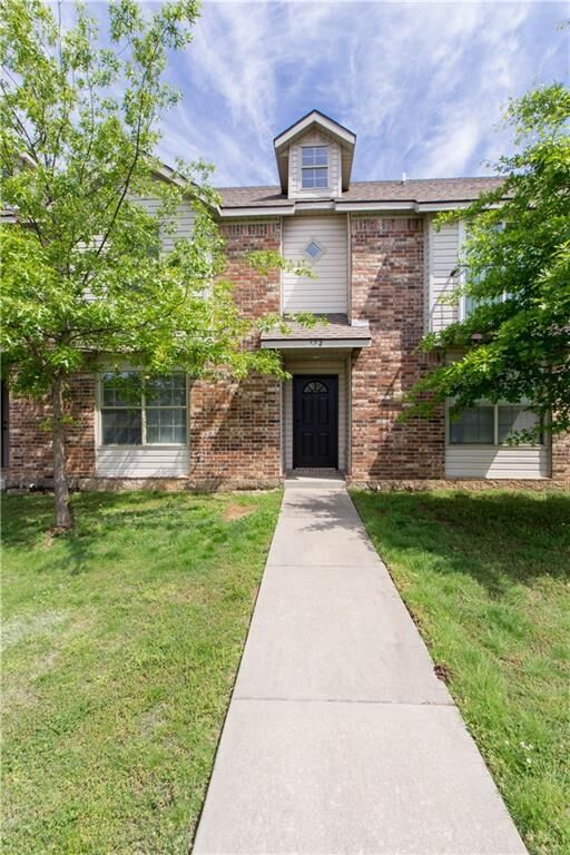 Property Photo:  694 W Sycamore Street  AR 72703 
