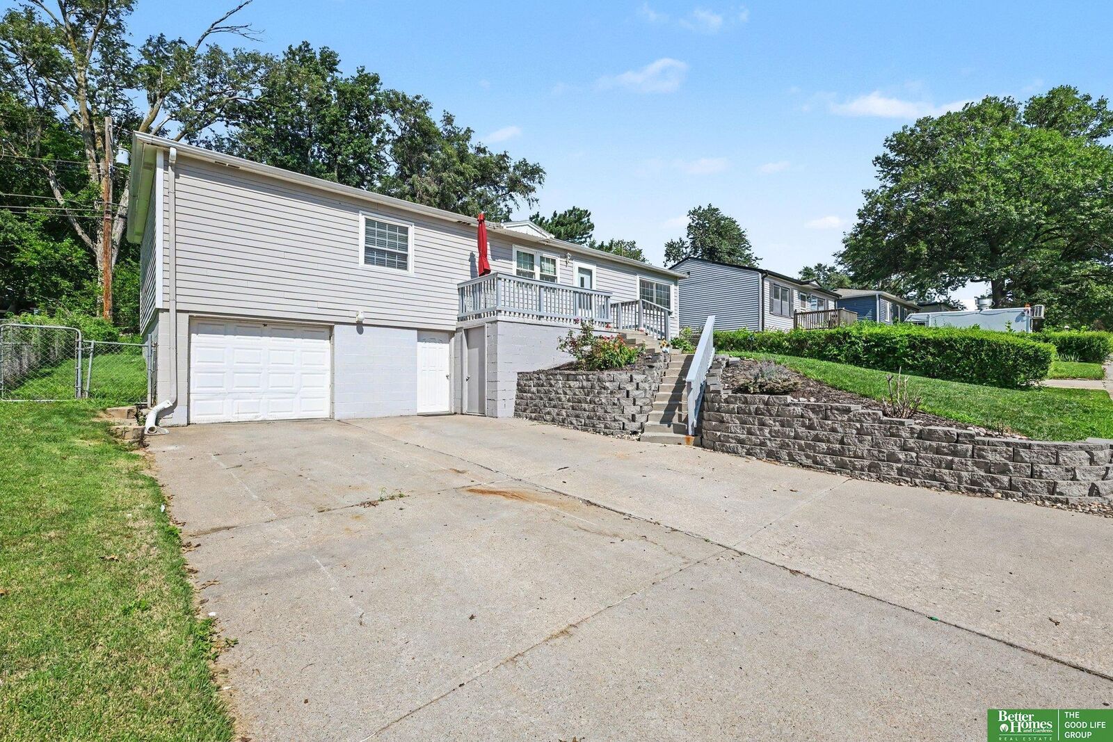 Property Photo: 7418 S 76th Avenue NE 68128