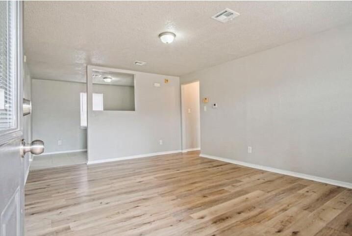 Property Photo: 1165 SE 19th Street OK 73129