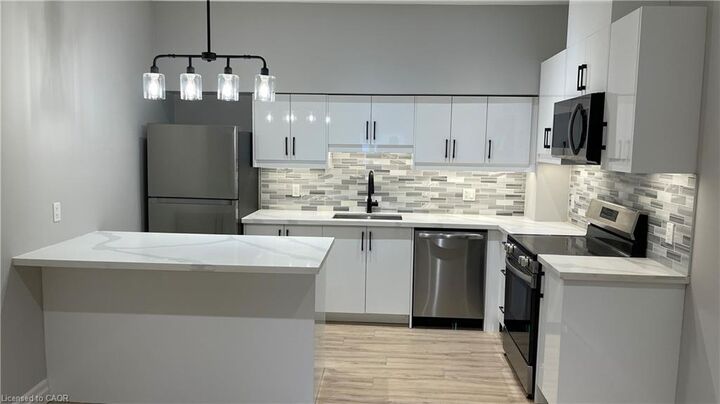 Property Photo:  69 East Main Street 104  ON L3B 3W4 