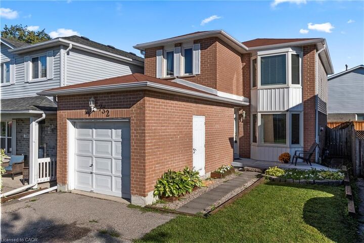 Property Photo:  732 Bennett Crescent  ON L1K 1T6 