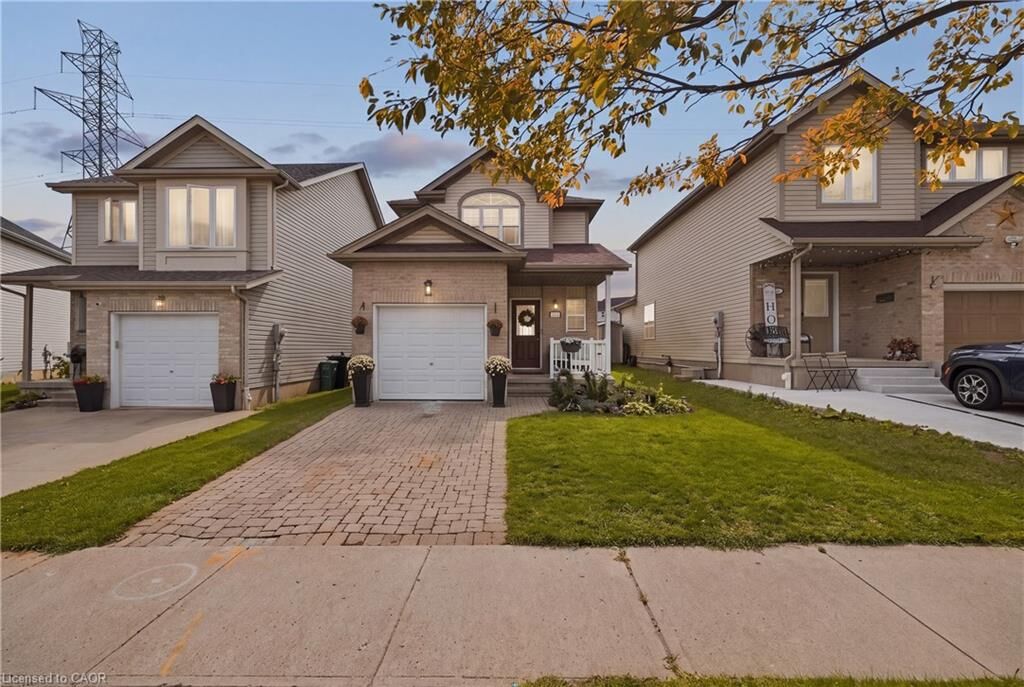 Property Photo:  116 Henhoeffer Crescent  ON N2E 4H3 