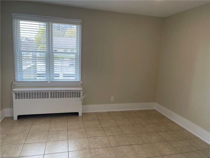 Property Photo:  181 King Street E 14  ON N2G 2K8 