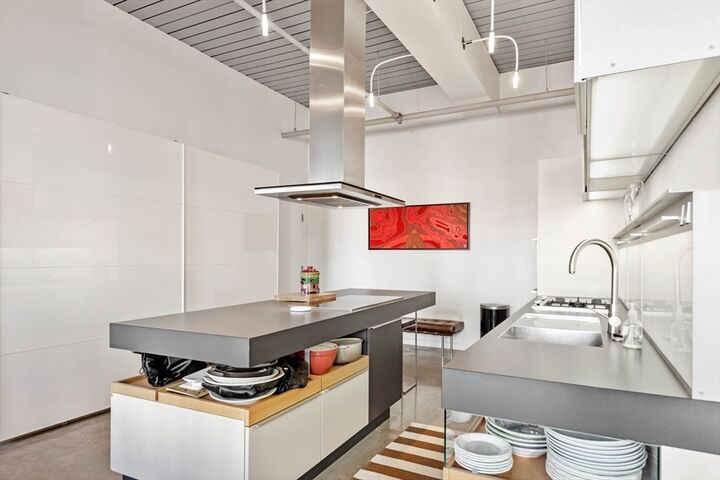 Property Photo:  27 Wareham Street 203  MA 02118 