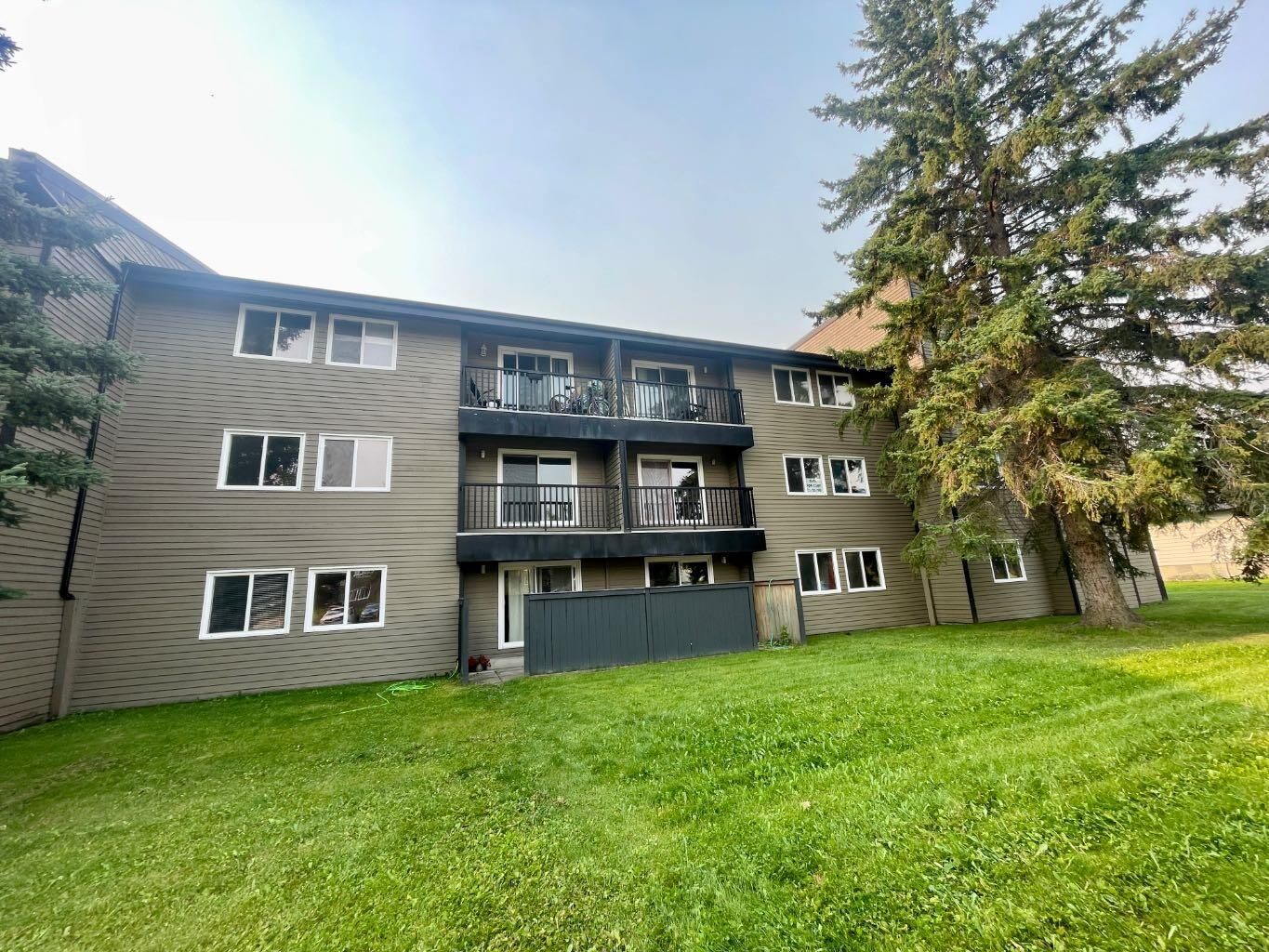 Property Photo: 5611 9 Avenue #110B AB T7E 1R5