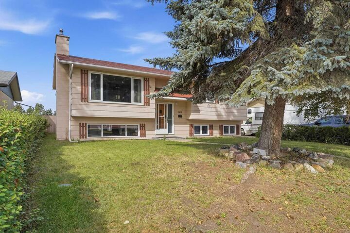 Property Photo:  3214 57 Avenue  AB T4N 5V5 