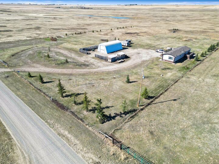 Property Photo:  232080 Range Road 250  AB T1P 1J6 